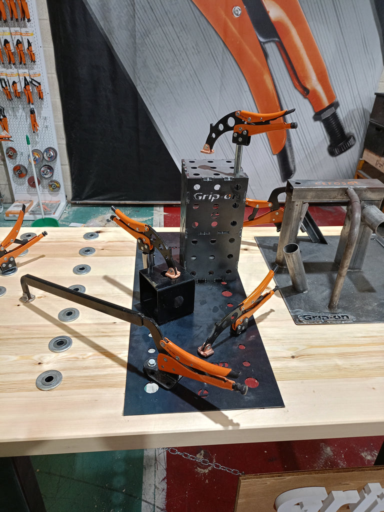 Make a workbench with the Maker's Community at Grip-on